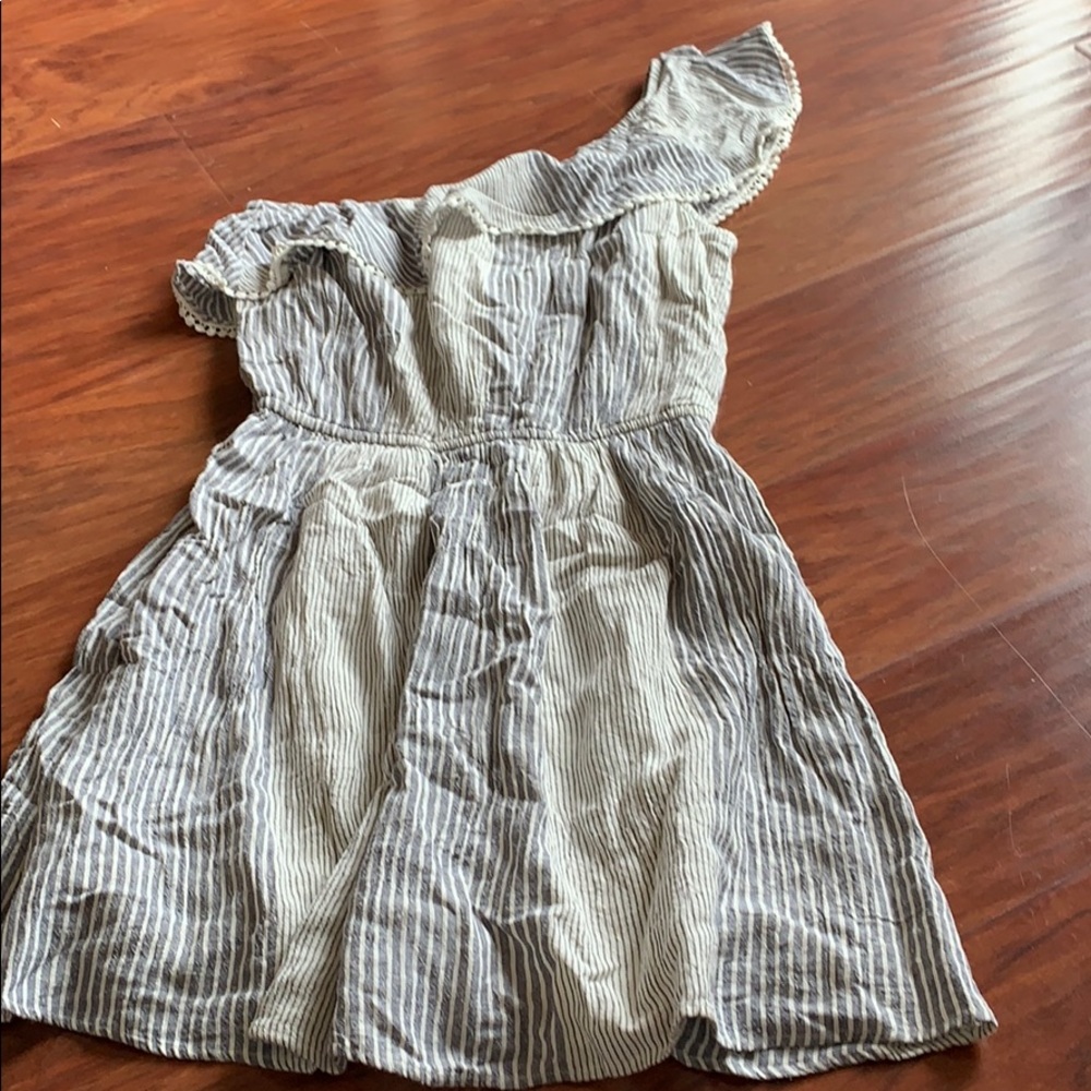 One shoulder dress
